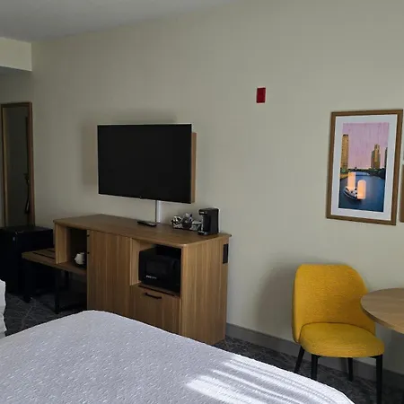 Hampton Inn & Suites Chicago Deer Park Exterior photo