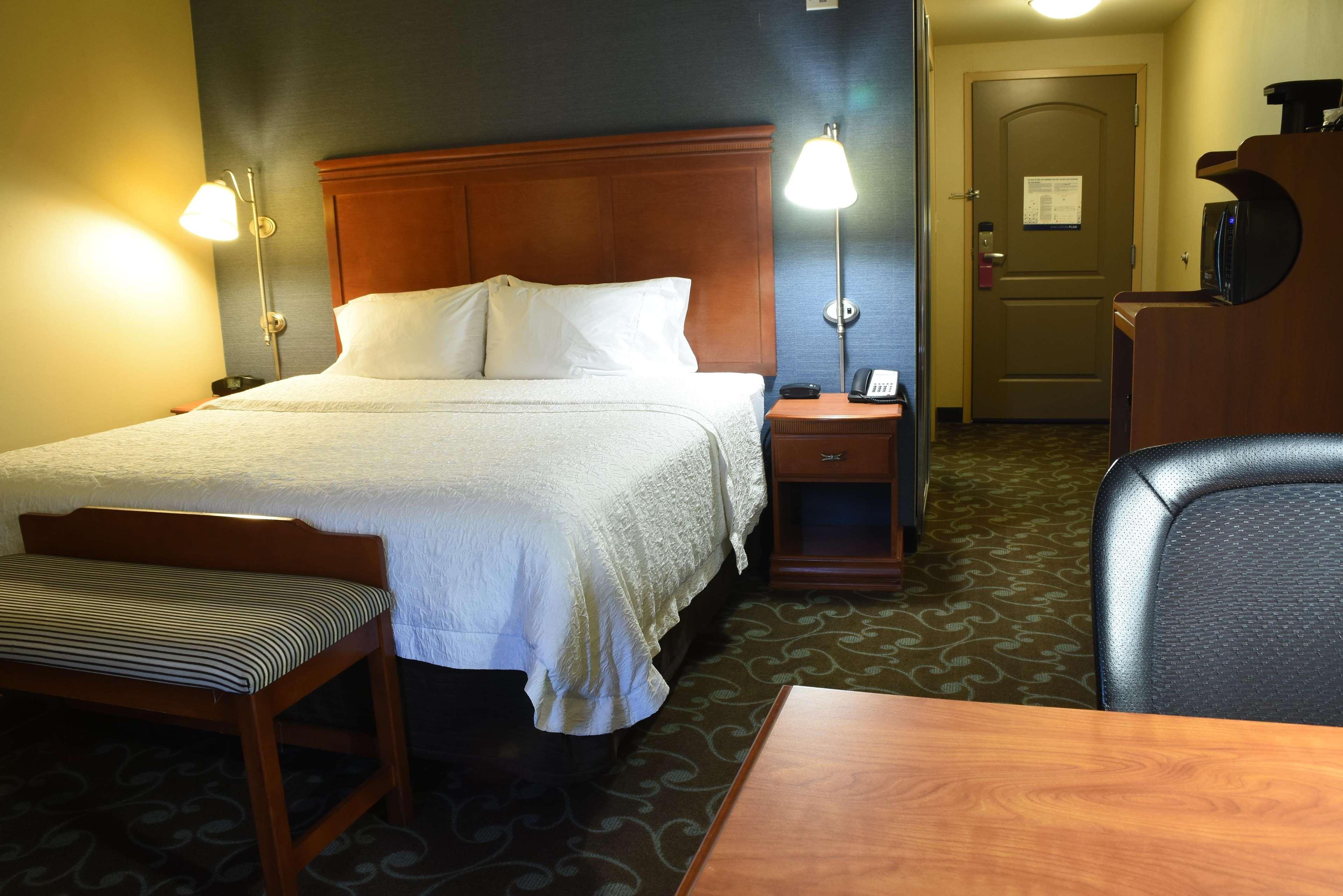 Hampton & Chicago Hotel