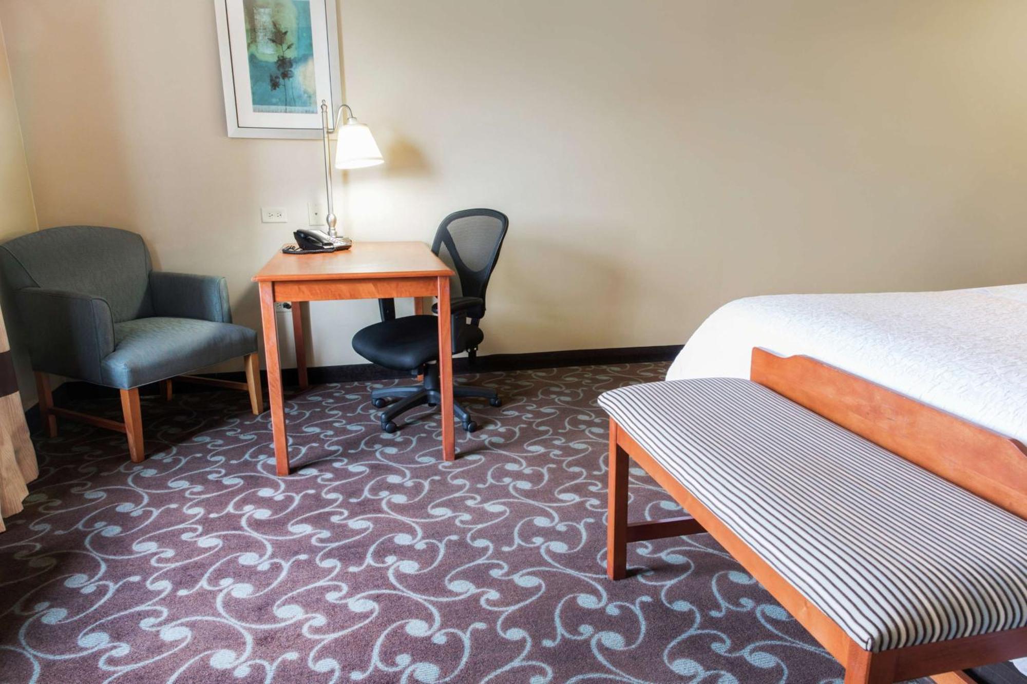 Hampton & Chicago Hotel Deer Park