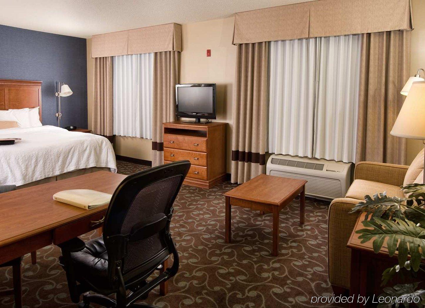 Hampton & Chicago Hotel 3*