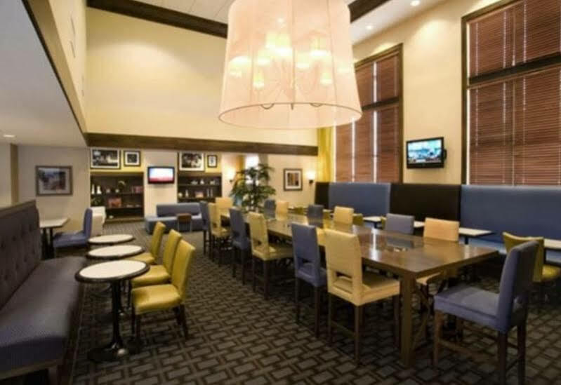 Hotel Hampton & Chicago