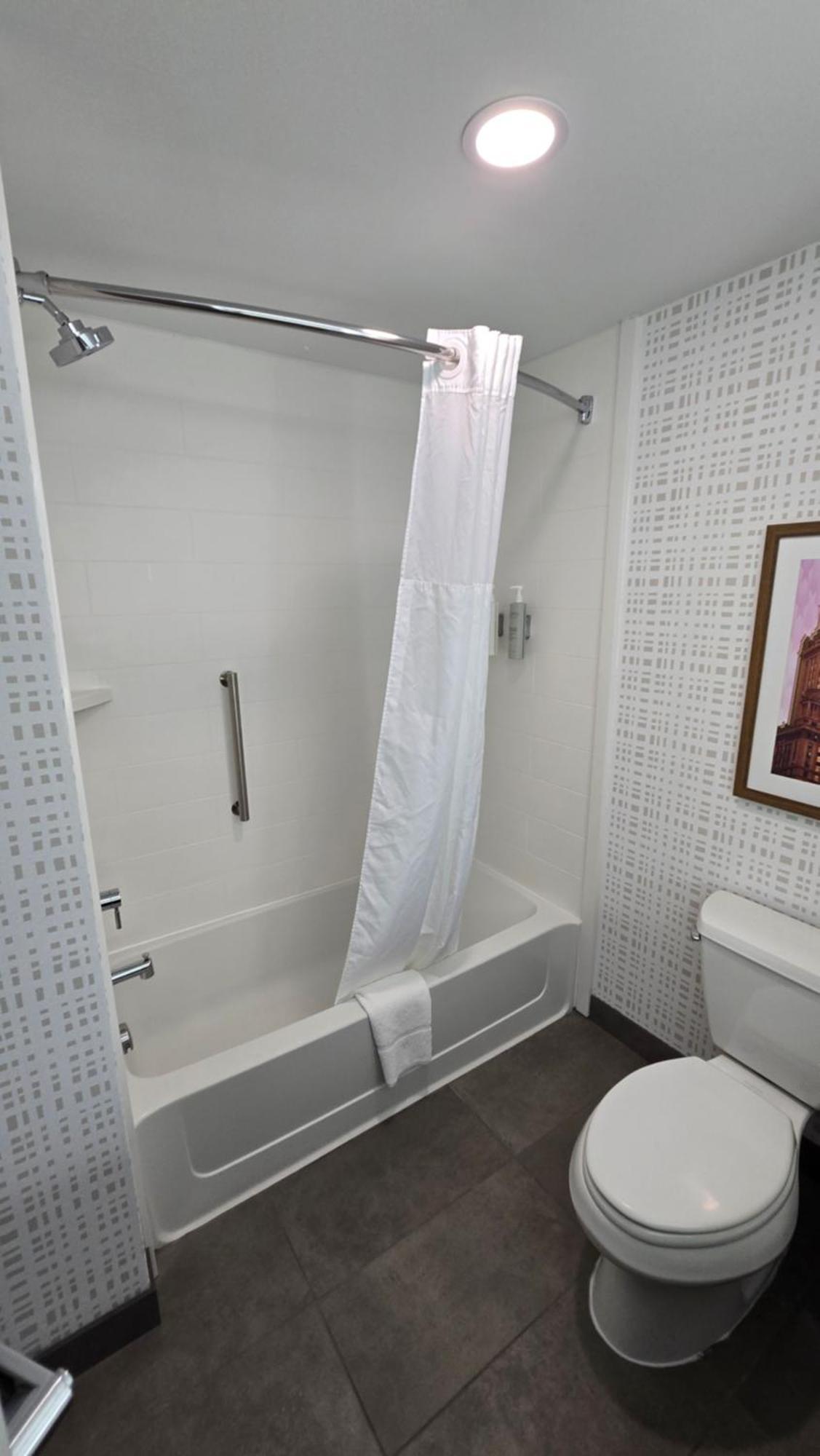 Hampton & Chicago Hotel Deer Park