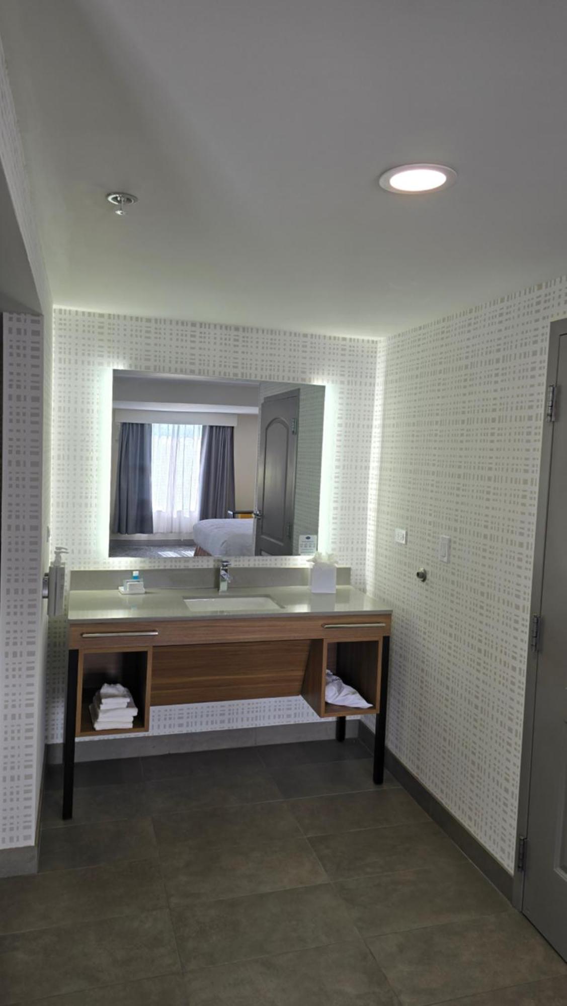 Hotel Hampton & Chicago Deer Park