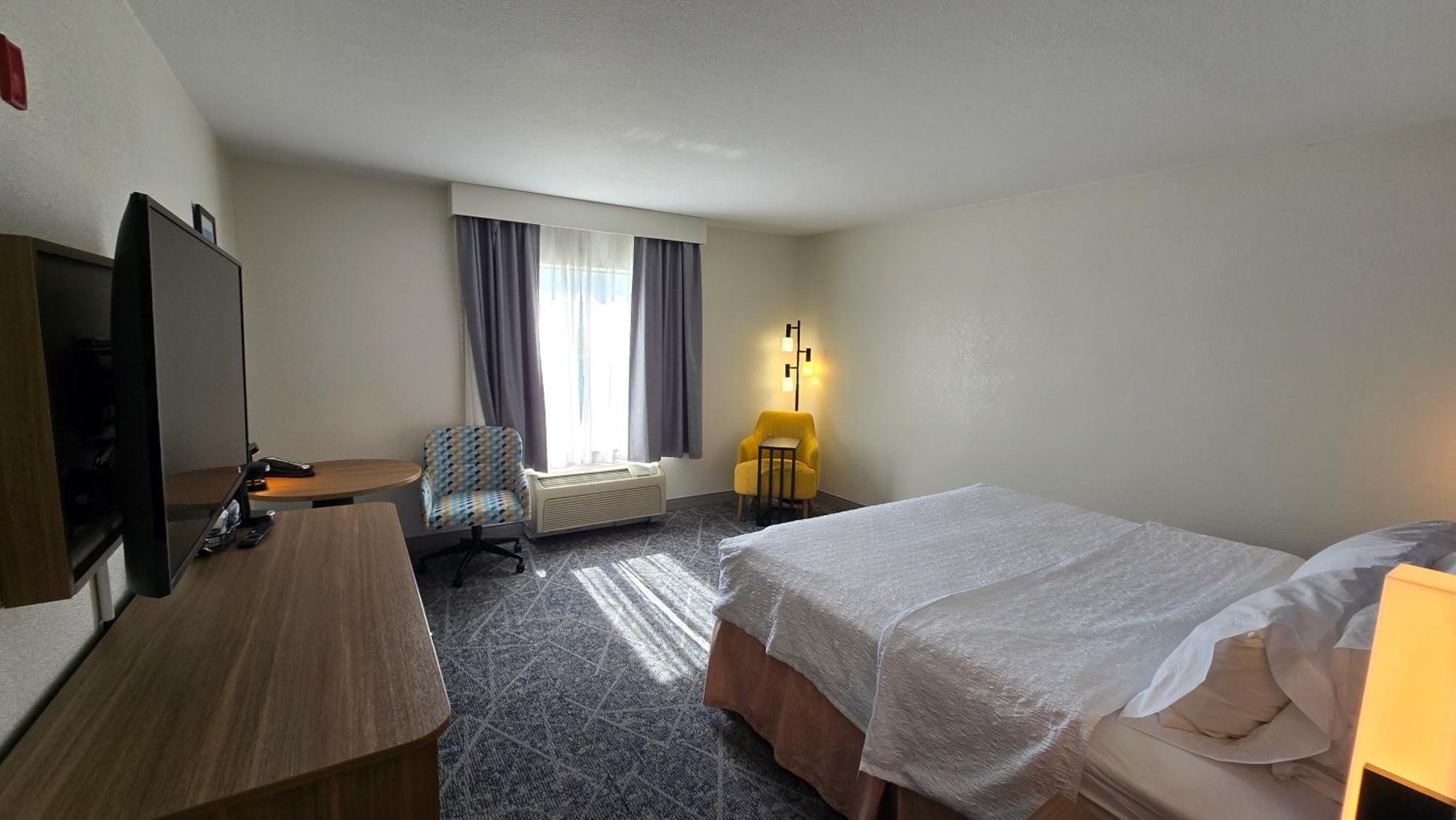 Hampton & Chicago Hotel 3*