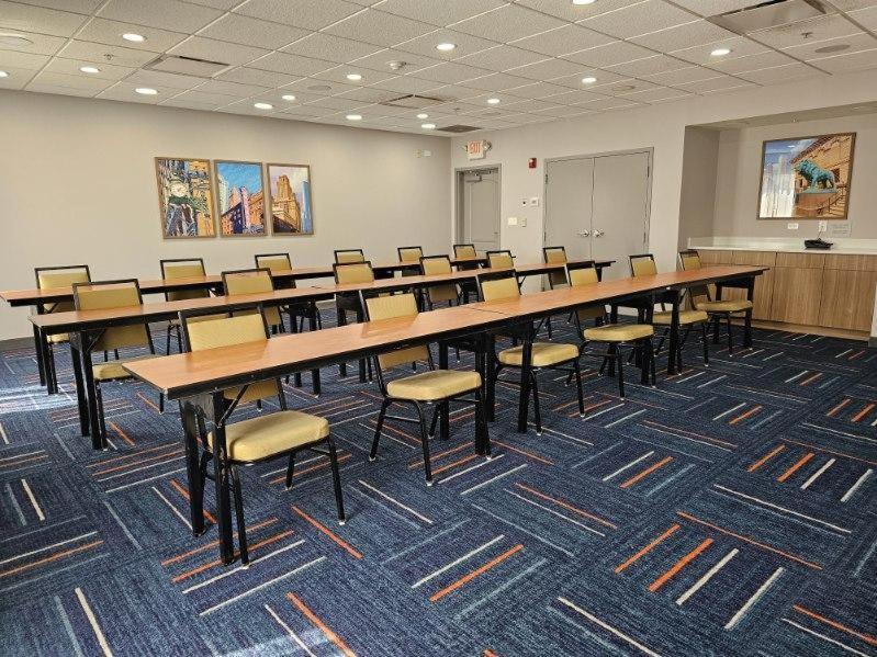 Hampton & Chicago Hotel 3*