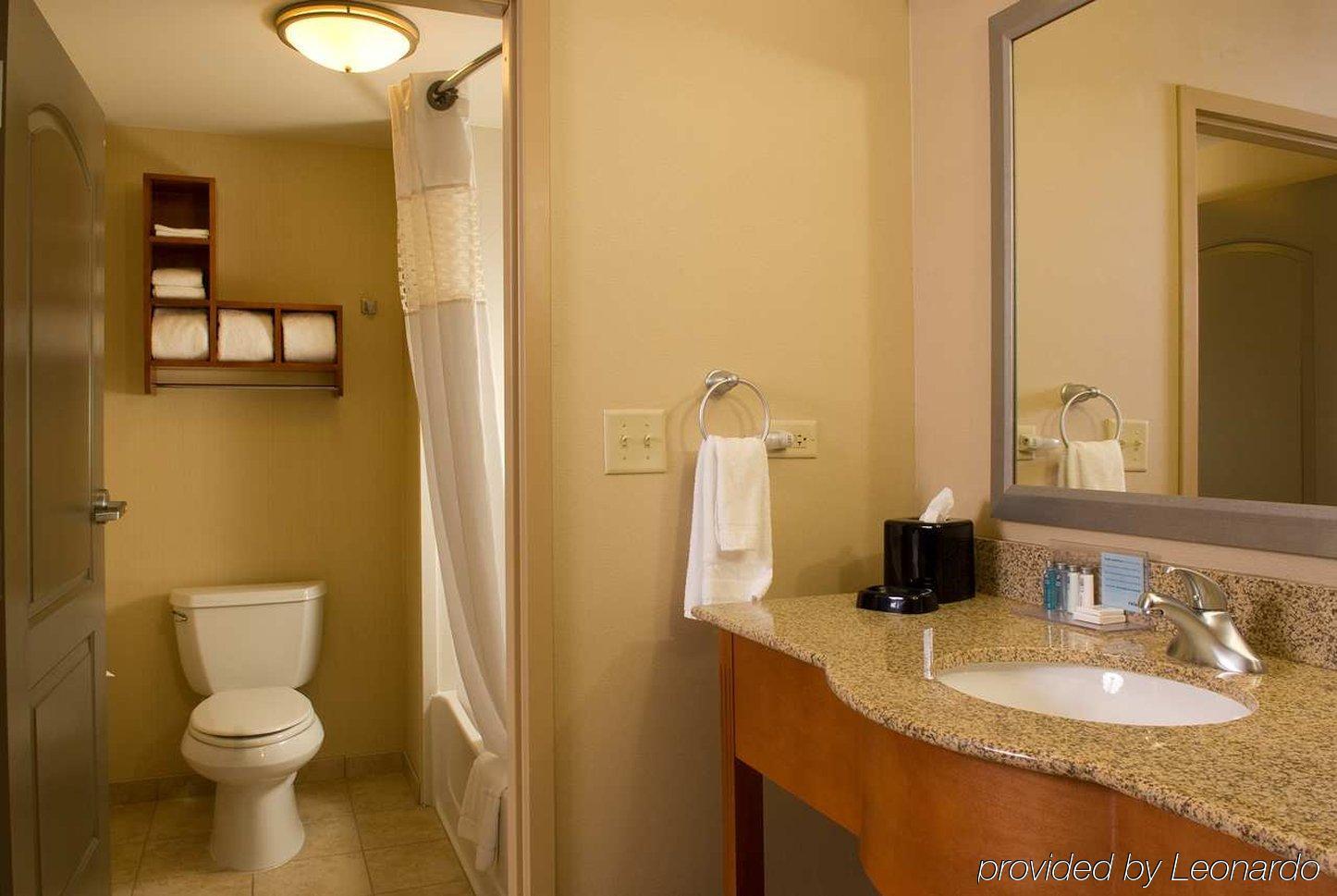 Hampton & Chicago Hotel